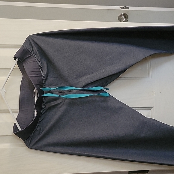 Figs Scrub Set - Picture 4 of 7